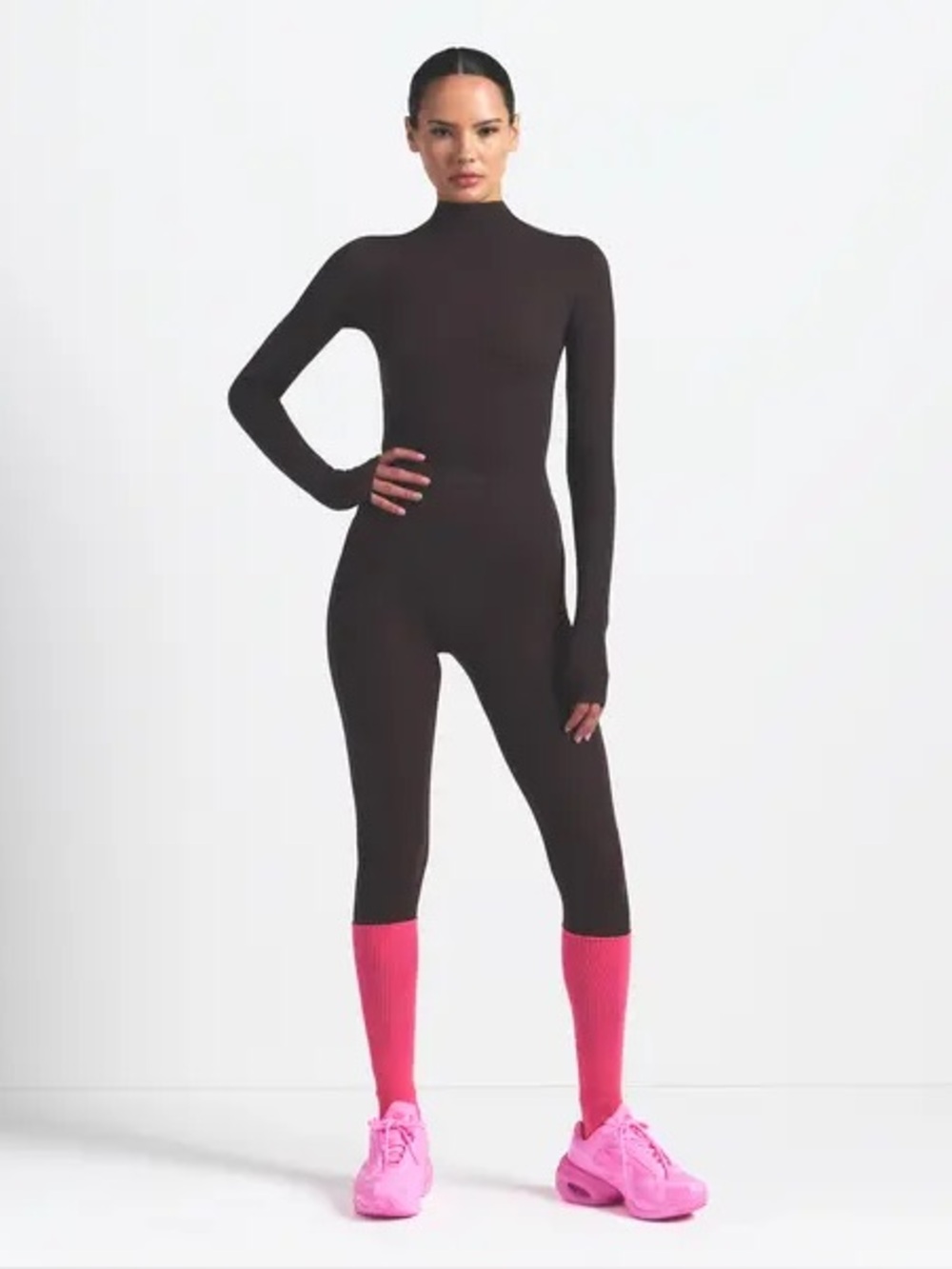 NikeSKIMS Weightless Layers High-Waisted V-Panel Leggings 'Dark Roast'